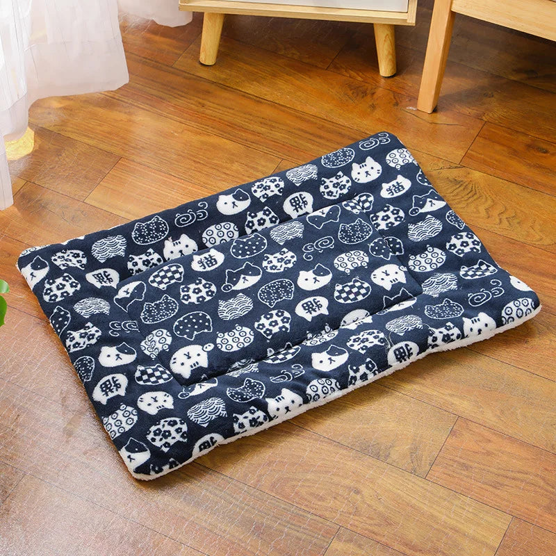 Flannel Pet Sleeping Mat – Soft Dog & Cat Bed Cushion Blanket